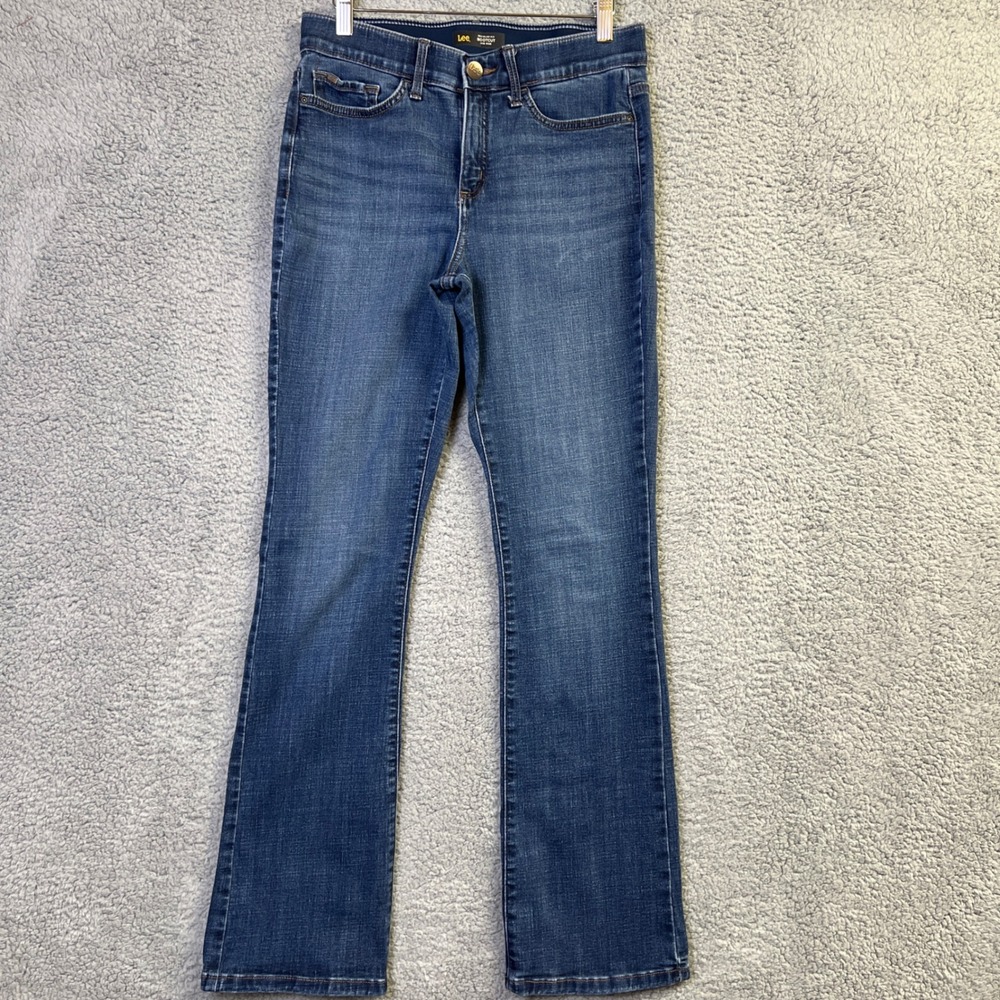 Lee Jeans Women 8M Blue Denim Flex Motion Regular Fit Bootcut Mid Rise Med Wash